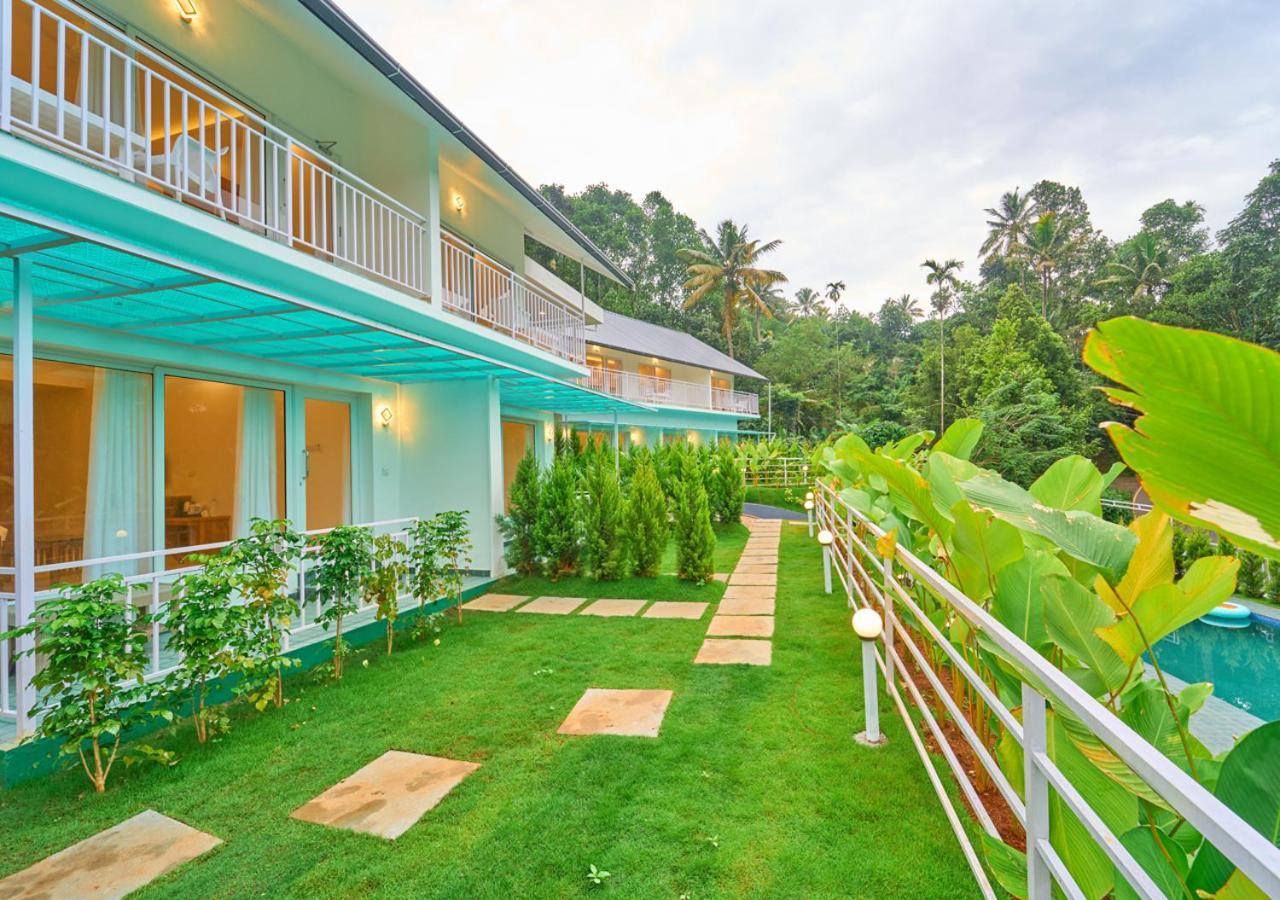 Ice Mist Pool Resort Munnar By Voye Homes Exterior photo
